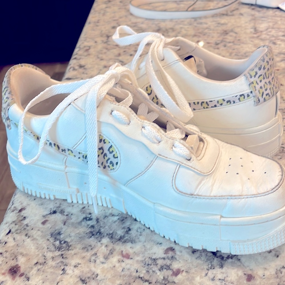 Ladies size 8.5 Nike AF1.